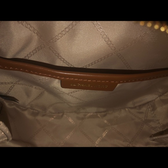 COPY - Michael Kors crossbody - Picture 9 of 10